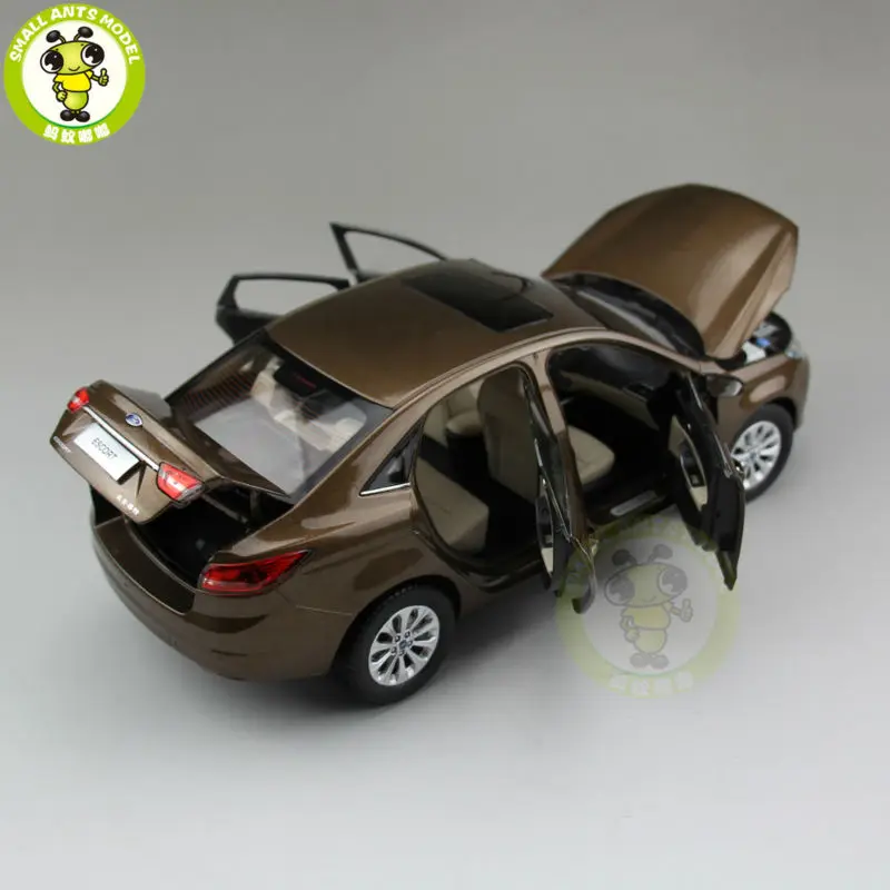 1/18 Ford Escort литая модель автомобиля для коллекционных подарков хобби коричневый