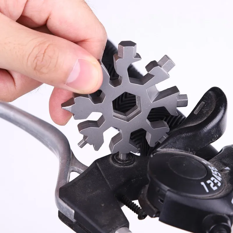free shipping 18-in-1 multi-tool card combination Compact and portable outdoor products Snowflake tool card