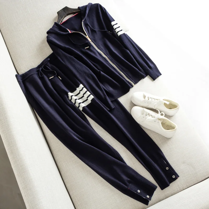 

2017 autumn and winter new women's high-end boutique long-sleeved hooded zipper knit wool suits
