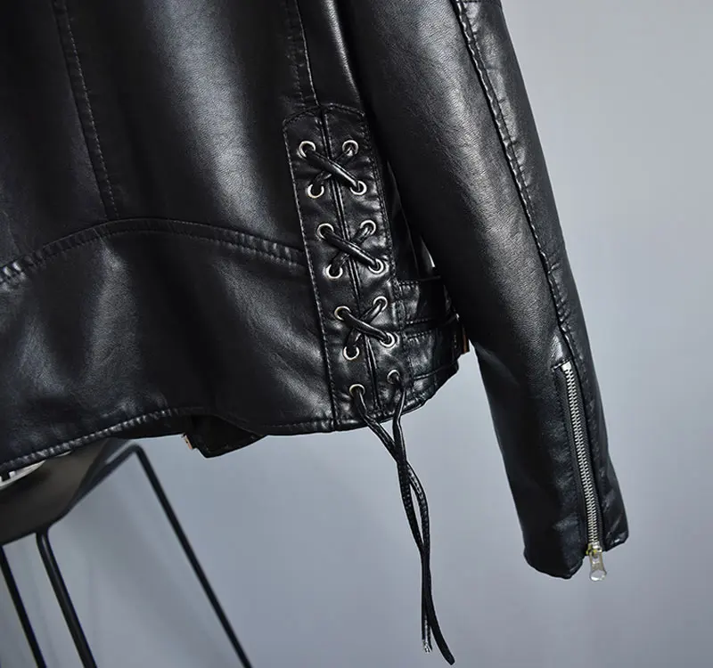 Новинка, женская кожаная куртка со шнуровкой и ремешком, черная куртка в стиле панк с металлическим гнездом, байкерское пальто, jaquetas couro Casaco leren damesjas chaqueta PU