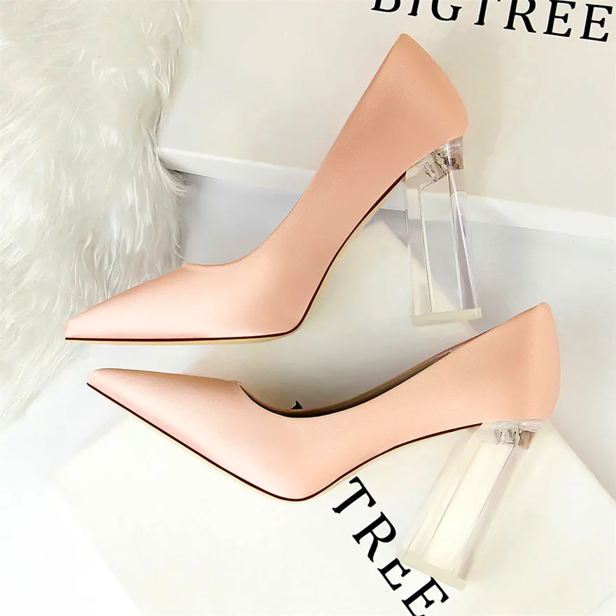 Женские туфли-лодочки больших размеров 34-43 пикантные свадебные туфли из прозрачной искусственной кожи на каблуке женские офисные туфли на высоком каблуке с закрытым шелком в сдержанном стиле - Цвет: Розовый