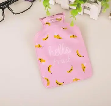 banana Мини горячая вода ручной теплый мешок мультфильм воды инъекции сумка для хранения портативный ручной подогреватель девушки Карманный ноги грелки - Цвет: banana