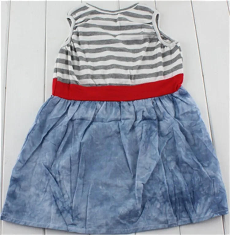 Новое летнее Хлопковое платье в британском стиле для маленьких девочек, 1 предмет черное/Белое джинсовое синее платье для маленьких девочек 0-2 лет, одежда для малышей