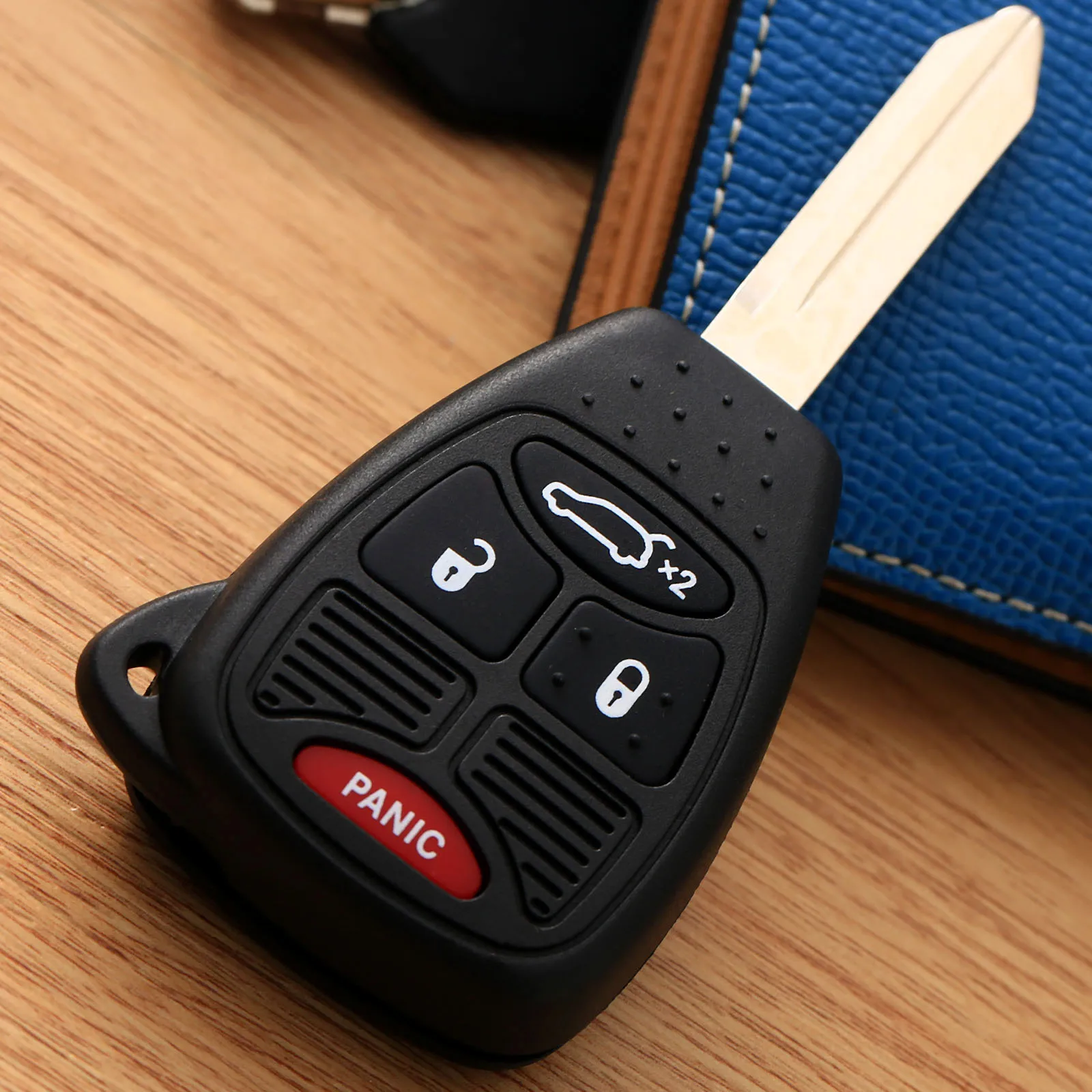 

Car Entry Remote Head Key Shell Fob Case W/ Transponder Chip Uncut Blade Fit For Dodge Chrysler JEEP Commander Grand Cherokee
