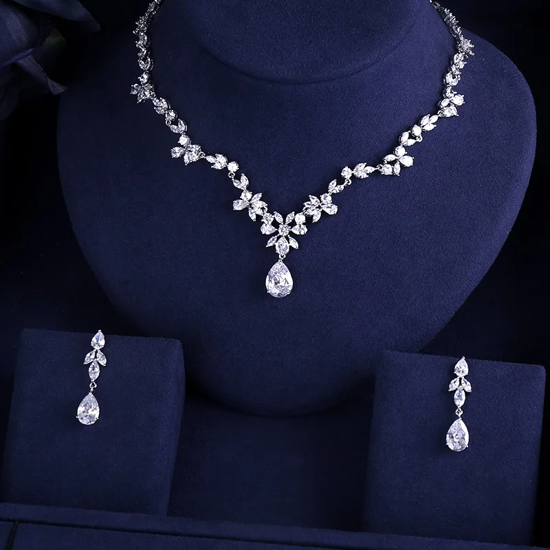 

2017 New Wedding Costume Accessories Cubic Zircon Crystal Bridal Earrings And Rhinestone Necklace Jewelry Sets For Brides