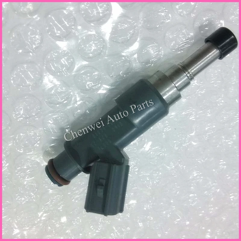 Free shipping ! High Performance Fuel Injector For Toyota 23209 0C010