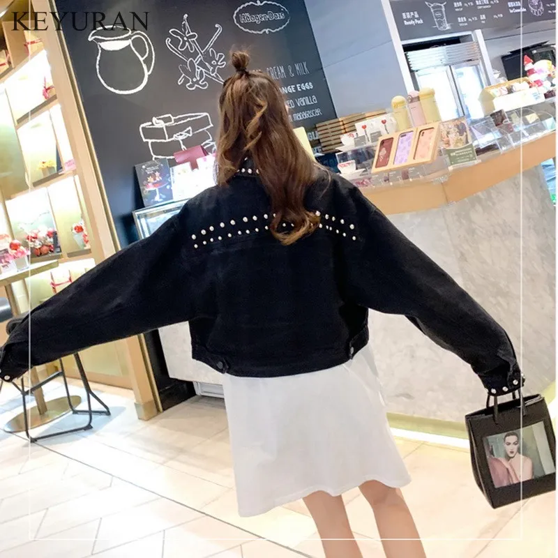 Женская свободная джинсовая куртка Harajuku черная короткая с бисером и заклепками
