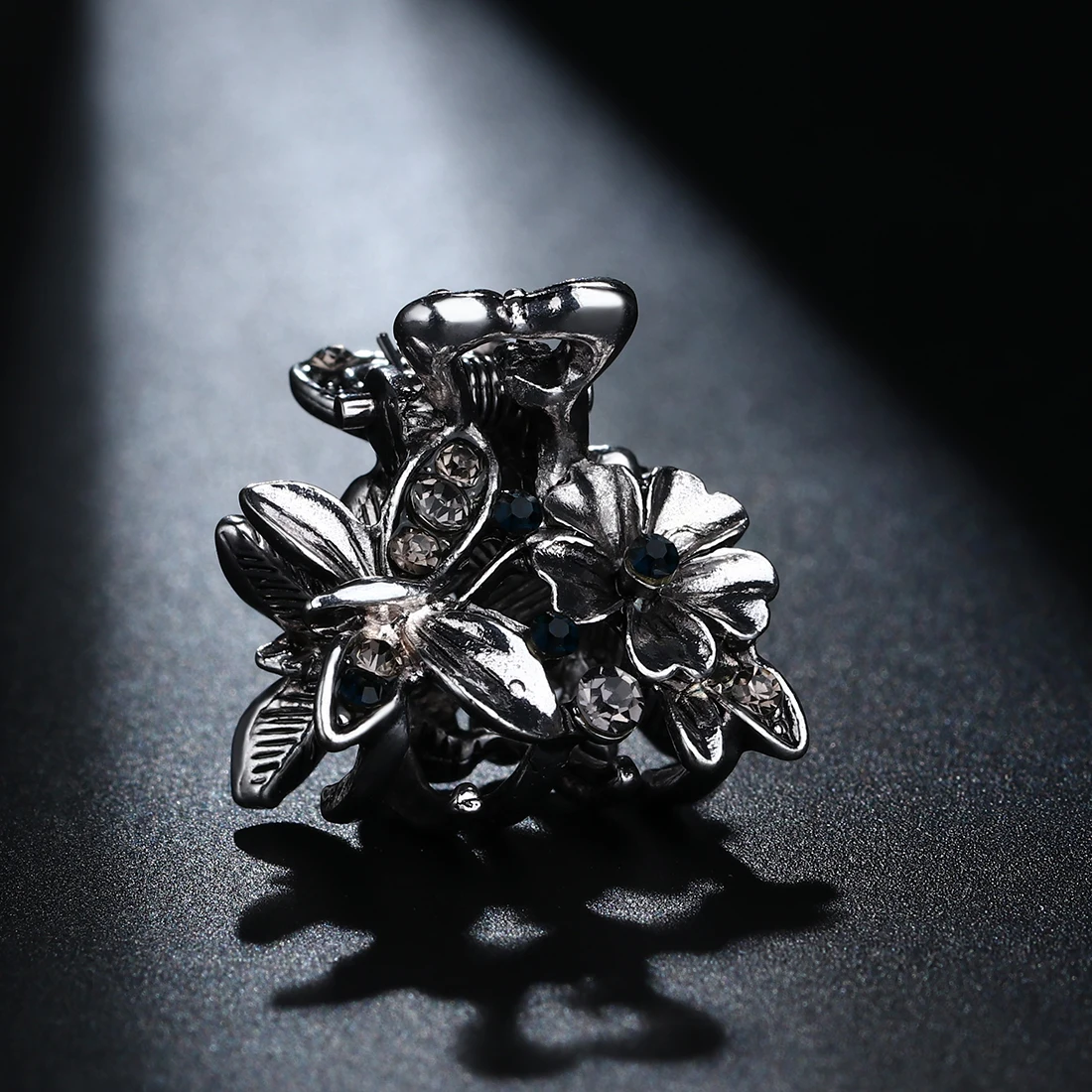 

Small Butterfly Hair Clip Vintage Hair Claw Clips Ancient Silver Color Metal Flower Mini Hairpin Womens Hair Accessories HC017