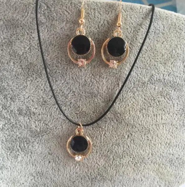 T 023 Fashion Circle Crystal Pendant Necklace Earrings Oil Attractive Charm Black Leather 2017 Hot Jewelry | Украшения и