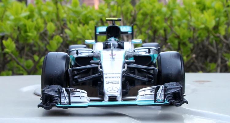 Новинка 1:18 Bburago литье под давлением Mercedes F1 W07 гибридная Металлическая Модель автомобиля игрушки вентиляторы Ограниченная серия автомобиля гамилтон Росберг