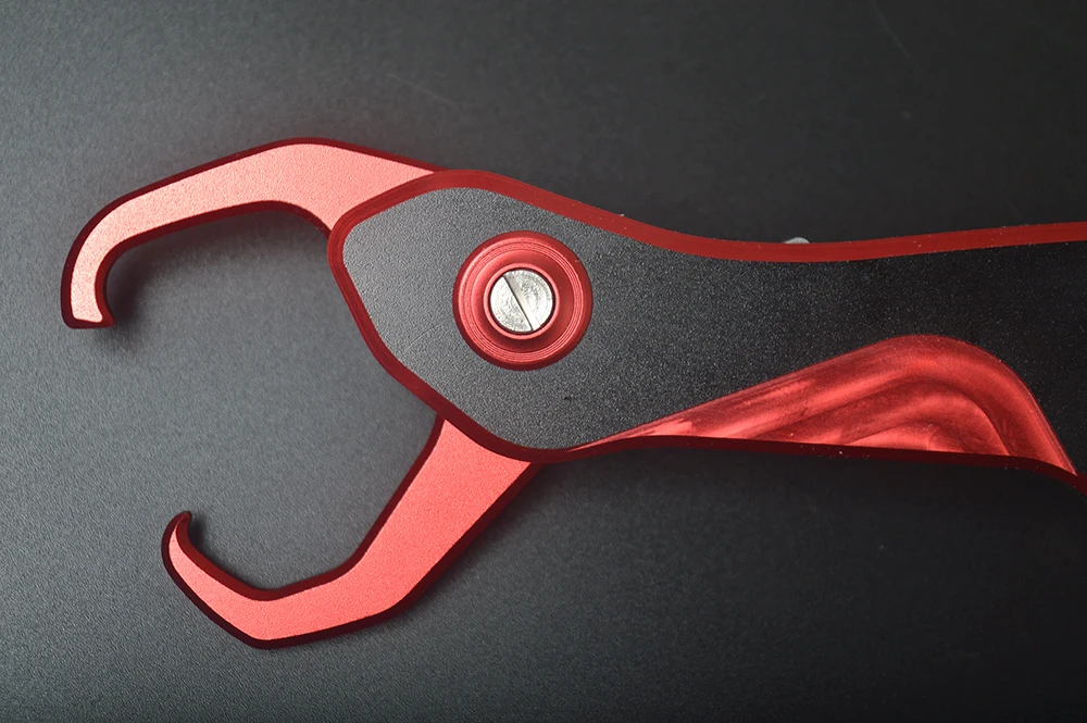 pliers cutting