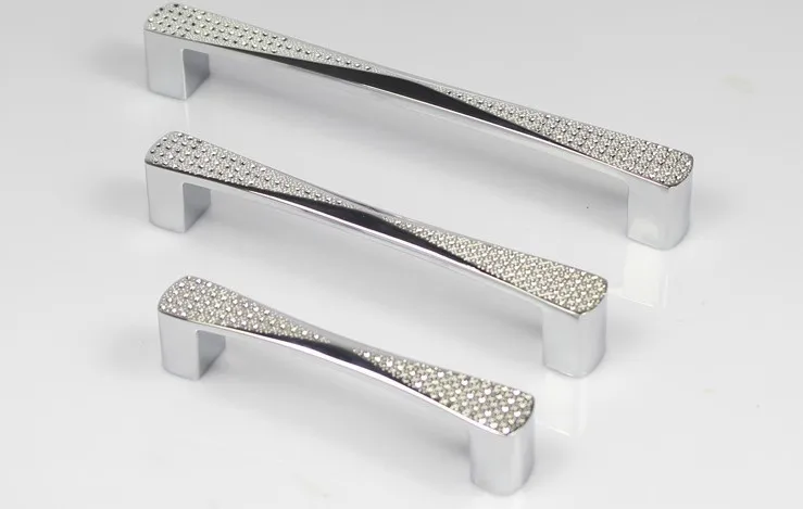 

UNILOCKS Clear Crystal Handle with Zinc Alloy Chrome Metal Part(C.C.. 96 MM L:104MM)) SIZE C