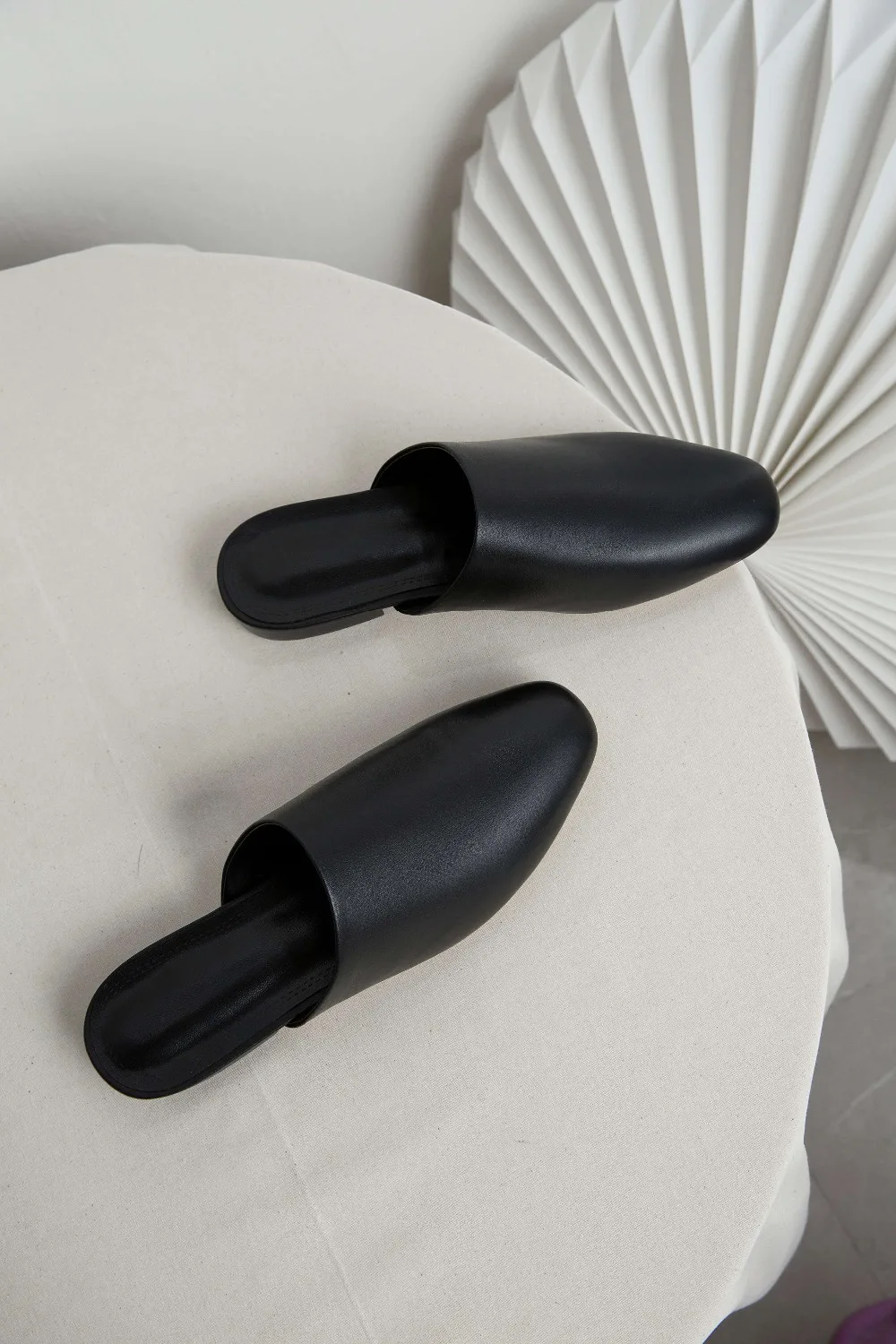 D'été Bas blanc Nouveauté Classique Mules Élégant Réel Vache Carré Blanc En Shopping Noir Cuir Noir Talons Chaussures Paresseux Lady Bout Femme L04 11rSqzx