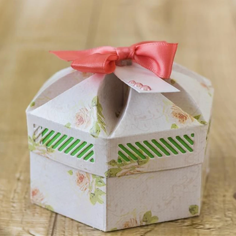 gemini_favour_box_dies_photo_15
