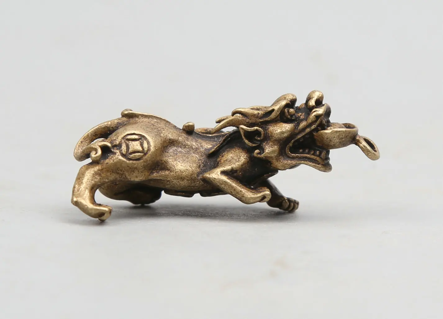

44MM/1.7"collect Curio Rare China Fengshui Small Bronze Exquisite Buddhism Yuen Bo Money Qilin Kylin Unicorn Pendant Statue 26g