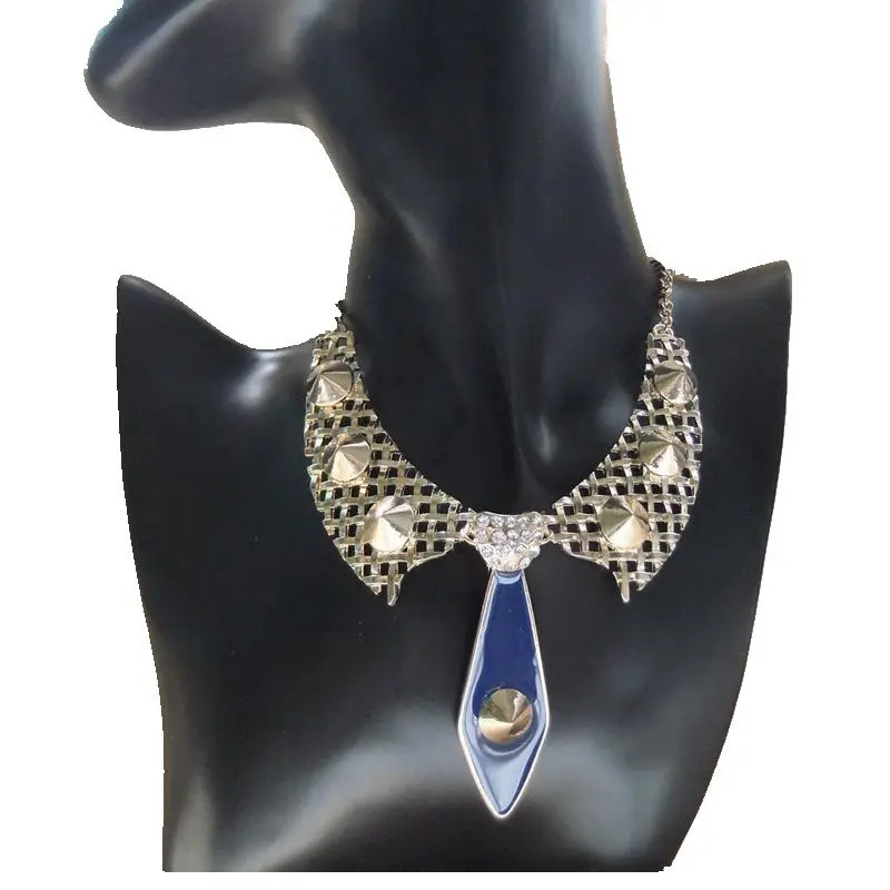 

CirGen Fashion Statement Choker Alloy Gold Color Chain Grid Rivet Crystal Geometric Collar Short Necklace Women Jewelry Item