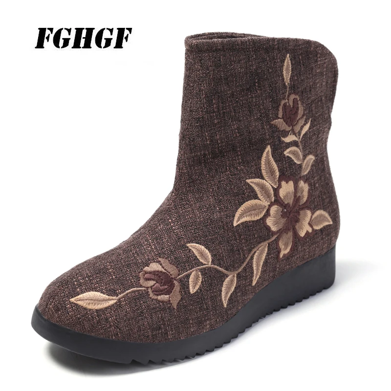 

New women's shoes for fall National style cloth shoes Women with round head and embroidered shoes Wedge heels for ladies