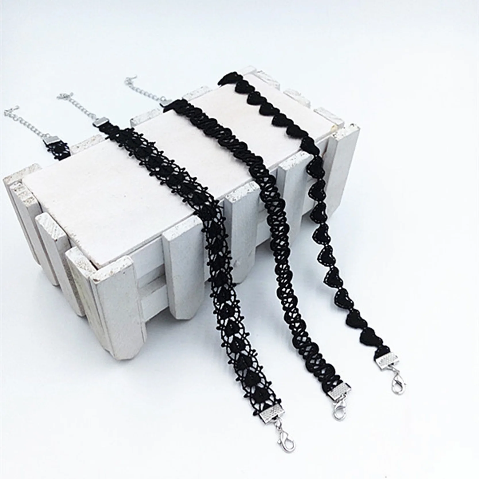 Polyester Lace Heart Charm Choker Necklaces 2