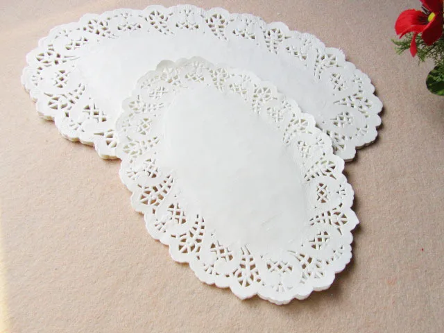 

200 Pcs White Oval Paper Pad Hollow Pad Of Paper Flower Backing Lace Paper Pad Paper Doyleys Placemat Decoration 20.5*32CM