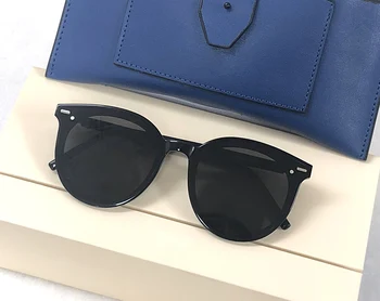 

2019 Fashion Retro V Logo EAST MOON Sunglasses Designer Lady Mirror Sun Glasses Vintage Female flat lens Glasses for Men Women