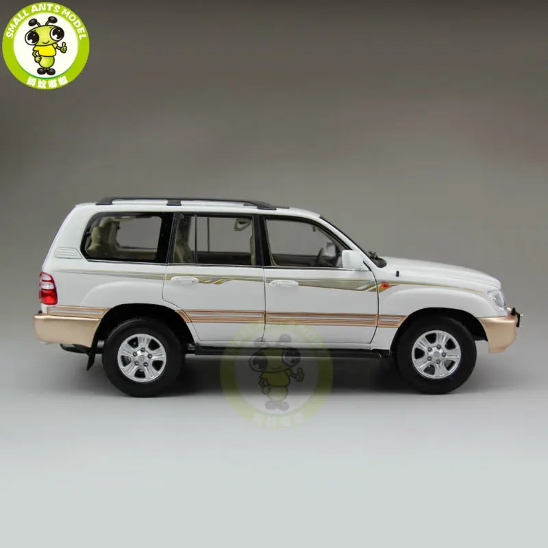 1/18 Toyota Land Cruiser LC100 литая под давлением модель автомобиля SUV игрушки для подарков коллекционирование, хобби белый