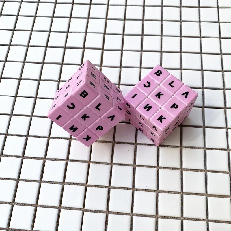 

Kpop BLACKPINK Cube JISOO JENNIE ROSE LISA Pink Plastic MagicPuzzle Fidget Cube For Fans GiftsToys