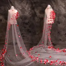 Однослойная Женская Длинная свадебная вуаль из тюля с шлейфом и искусственными лепестками красной розы