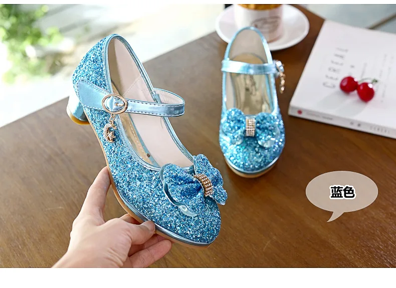 Детская кожаная обувь принцессы для девочек; Повседневная блестящая детская обувь с цветочным принтом; высокий каблук и узел-бабочка; Праздничная обувь; цвет синий, розовый; Silvr