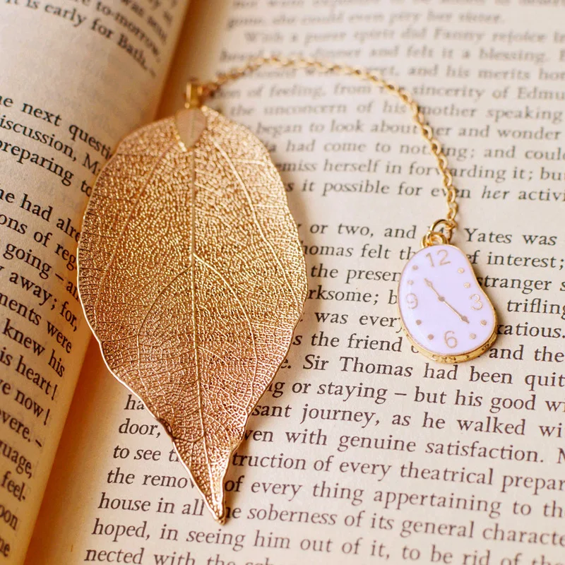 

1 Pcs/set Lovely Alice Rabbit Bookmarks High-Grade Gold Color Leaf Texture Reading Pages Books Mark Student Stationery