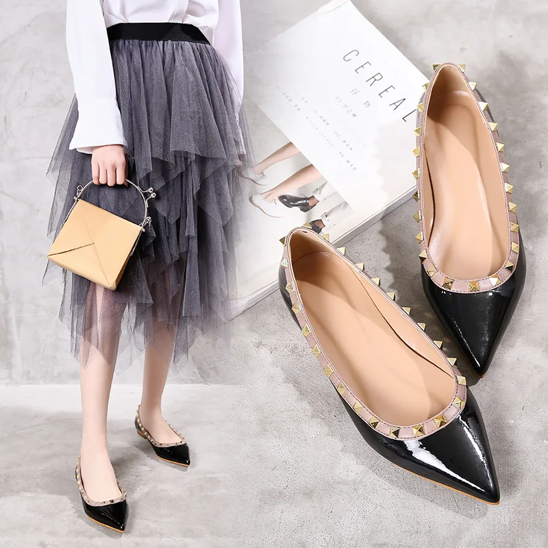 Rivet Shoes Womens Flat Bottom Spring Summer luxury brand shoes women flats casual shoes Fashion comfortable soft bottom Rivet Shoes Womens Flat Bottom Spring Summer luxury brand shoes women flats casual shoes Fashion comfortable soft bottom