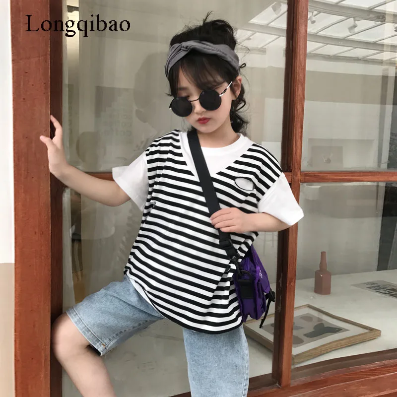 

Baby girl T-shirt summer 2019 Korean version of the boys and girls V-neck hole striped vest loose simple shirt two sets of tide