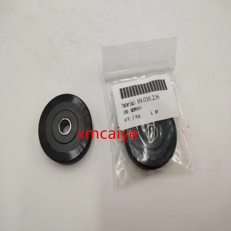 

2 pieces 89.016.236 heidelberg SM52 rubber roller feeder 32*10*6mm