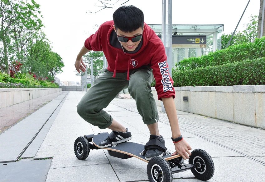 Top Electric Scooter 4 Wheel Electric Skateboard Longboard Boosted board E-scooter Hoverboard Wood Board Double Motor 1200W Power 7