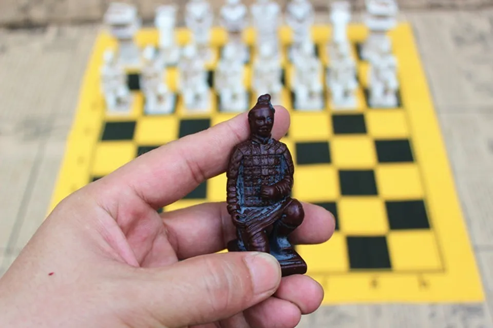 Антикварные шахматы большие шахматные фигуры кожа шахматная доска Терракотовая Смола шахматы персонаж моделирование родитель-ребенок подарки Yernea