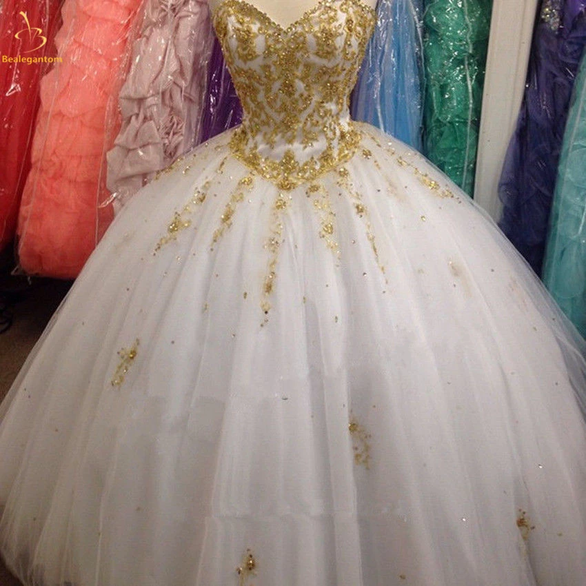 

Bealegantom New 2019 Gold Lace Quinceanera Dresses Ball Gown Crystals Lace Up Vestido De Debutante Sweet 16 Party Dress QA1467