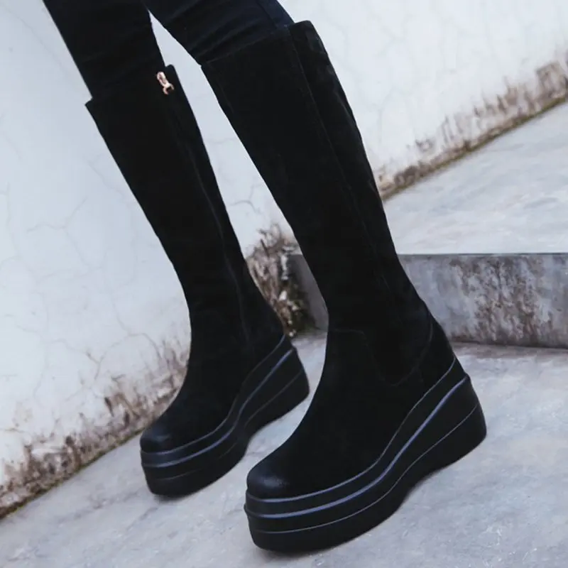 

2018 autumn and winter new women's boots round head thick leather in the tube simple female wedge with side zipper leather Marti
