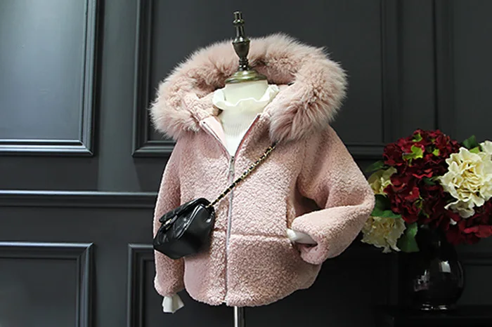 Новое зимнее хлопковое утепленное короткое пальто со съемным мехом для девочек