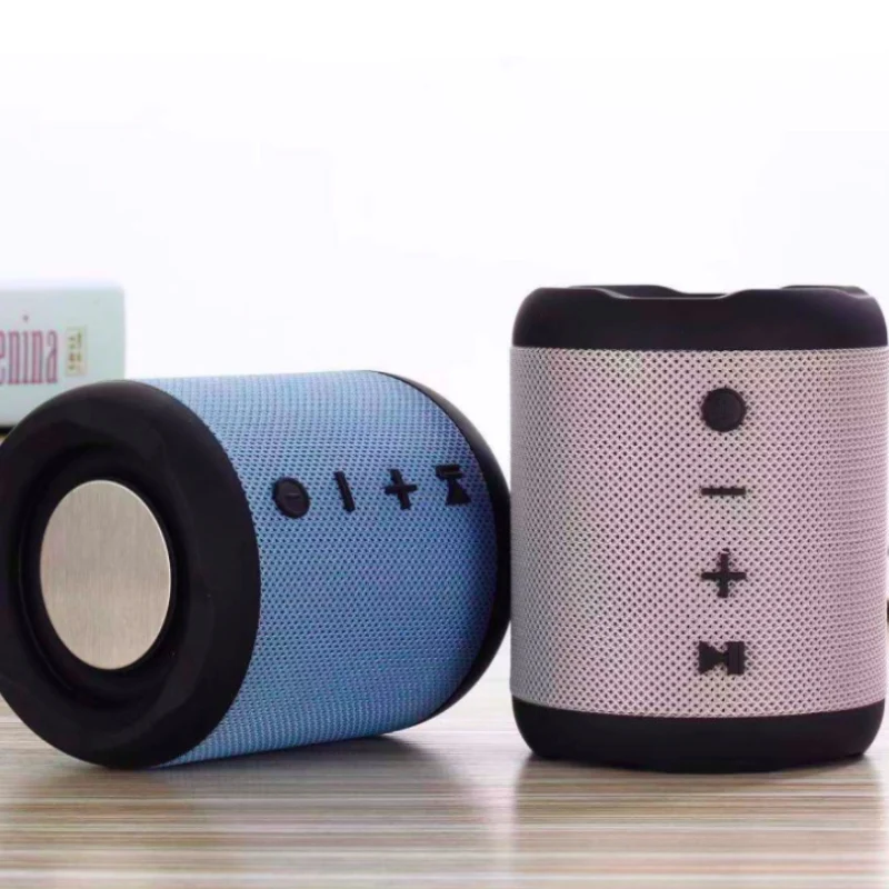 Небольшая портативная Bluetooth колонка беспроводная басовая водонепроницаемая