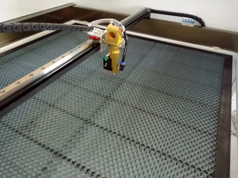  Envío Gratis 100W DPS 1060 CO2 máquina de grabado láser USB auto focus máquina de corte láser DSP s