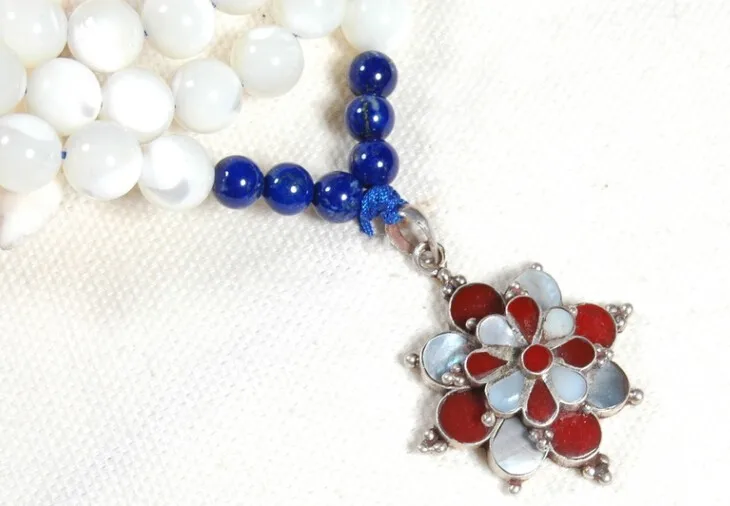 mother-of-pearl-108-beads-mala01c