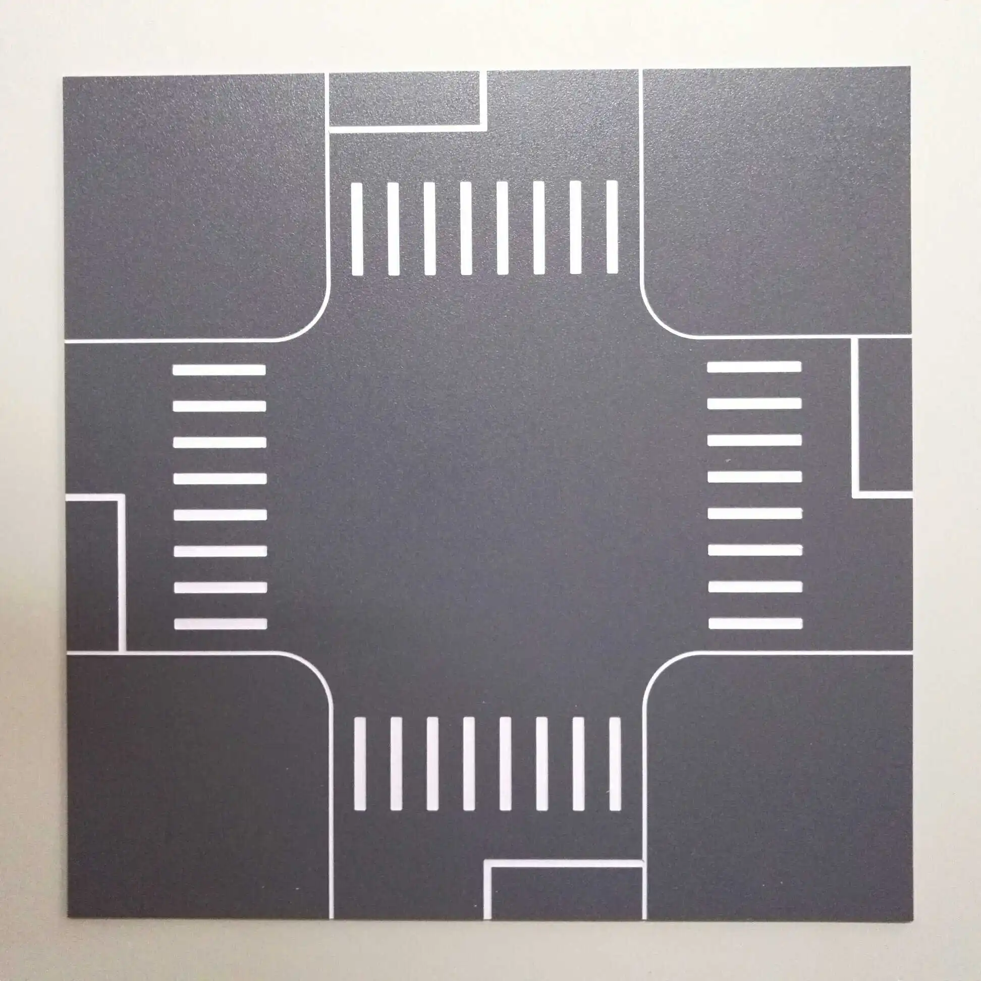 

Model Road Scenery Layout 1:43 Scale Model Roadbed Plastic Roadway Model Train Toy Kits