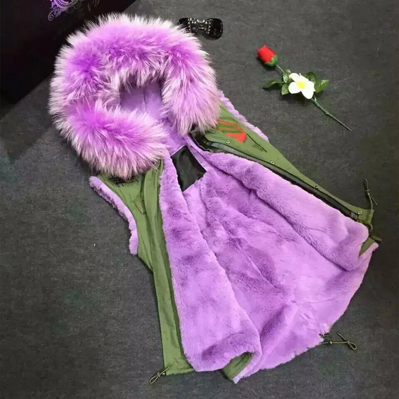Новинка модные женские фиолетовый жилет из натурального меха енота пальто капюшоном женщин Mrs Большие размеры
