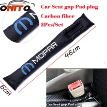 Лучшая цена шт. 2 шт. углерода волокно автомобиля прокладки для заполнения пустоты для логотип Mopar сиденья зазоры Plug щелевая подставки защитный коврик авто интимные аксессуары