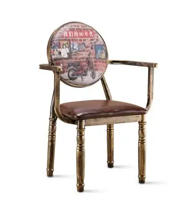 Железный стул, восстанавливающий древние способы, делает старый стул Европейского типа спинкой стула