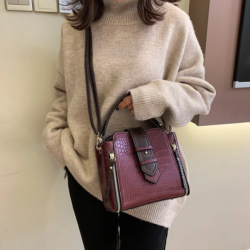 تمساح دلو حقيبة للنساء 2019 الأزياء صغيرة Crossbody أكياس السوستة الديكور بو الجلود الكتف حقيبة حقائب و المحافظ