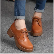 Прямая поставка; сезон весна; Модные женские повседневные туфли-оксфорды из натуральной кожи на шнуровке; обувь на толстом каблуке на плоской подошве