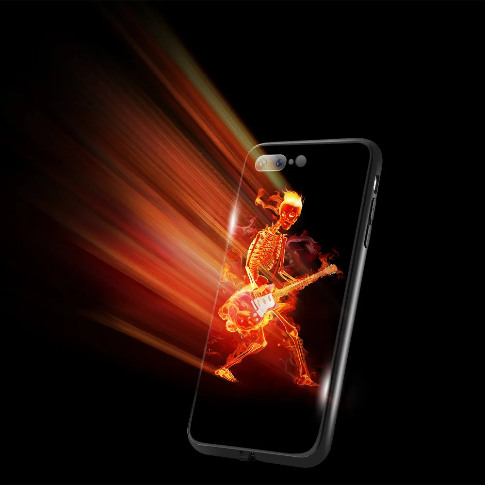 Блестящий чехол для iPhone 8 силиконовый со светодиодной вспышкой и черепом