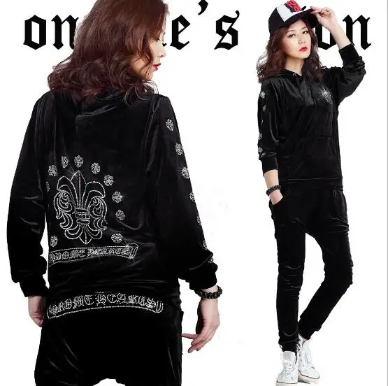 

Spring / Fall 2019 Drilling Women's Brand Velvet fabric Tracksuits Velour women Rose Pirnted Hoodies and Pants SIZE S -XX XL