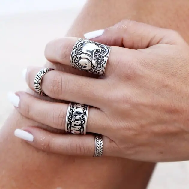 

Hot Sale 4pcs/Set Vintage Punk Ring Set Unique Carved Antique Silver Elephant Totem Leaf Lucky Ring for Women Boho Beach Jewelry