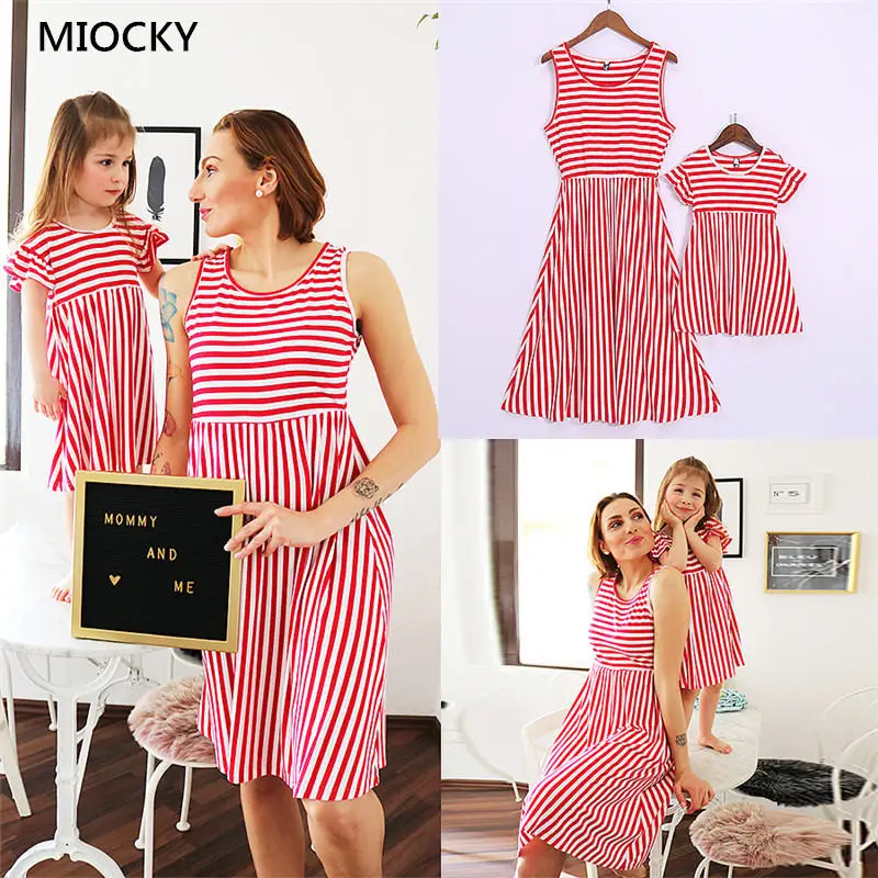 

Mommy and me family matching mother daughter dresses clothes floral prited mom and daughter dress kids parent child outfits E084